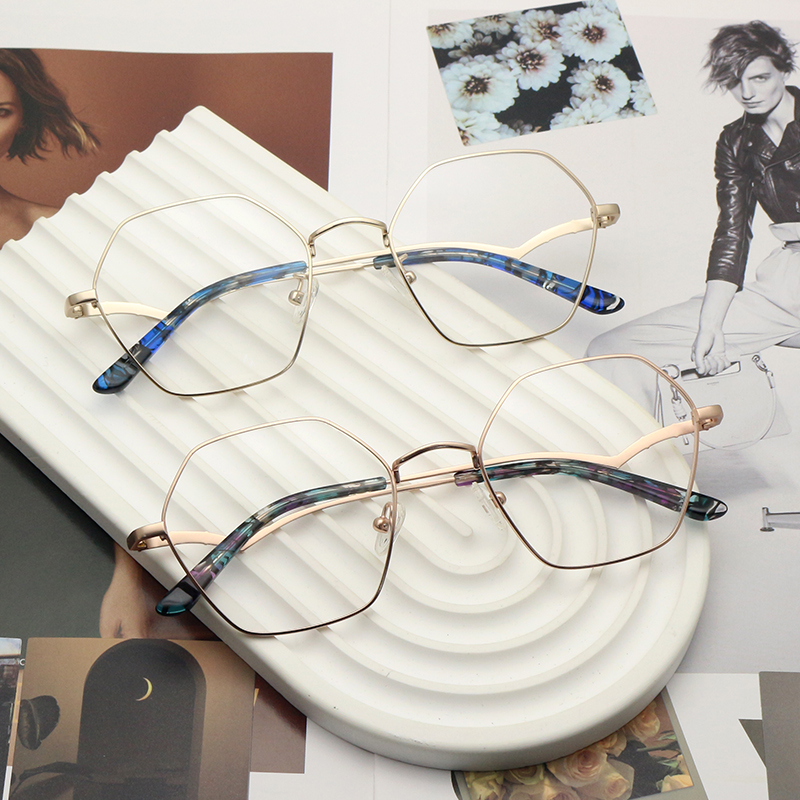 Embrace Timeless Elegance with Our High-Quality Classic Titanium Optical Frames!